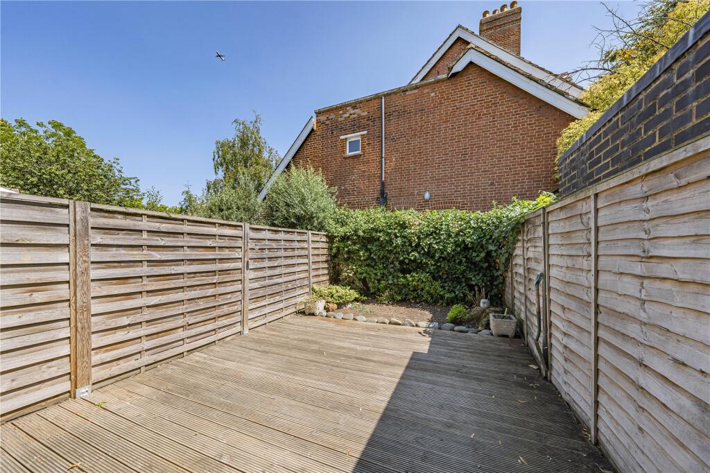 House in Richmond, Kew - View 2
