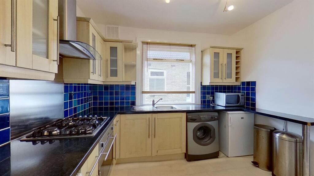 Apartment in London - More