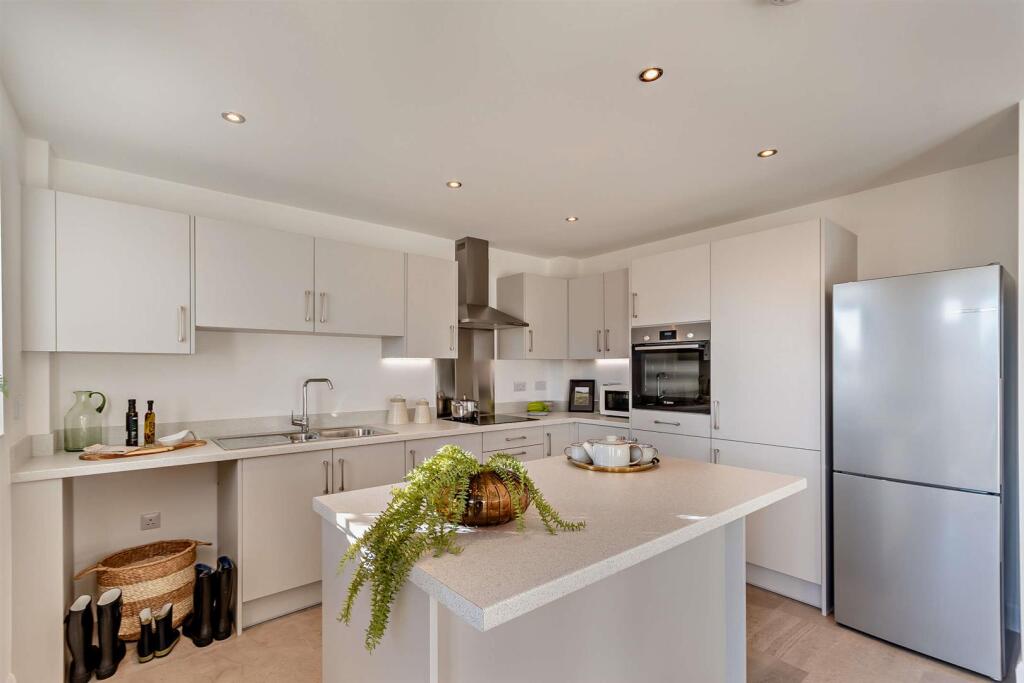 House in Swindon - View 3