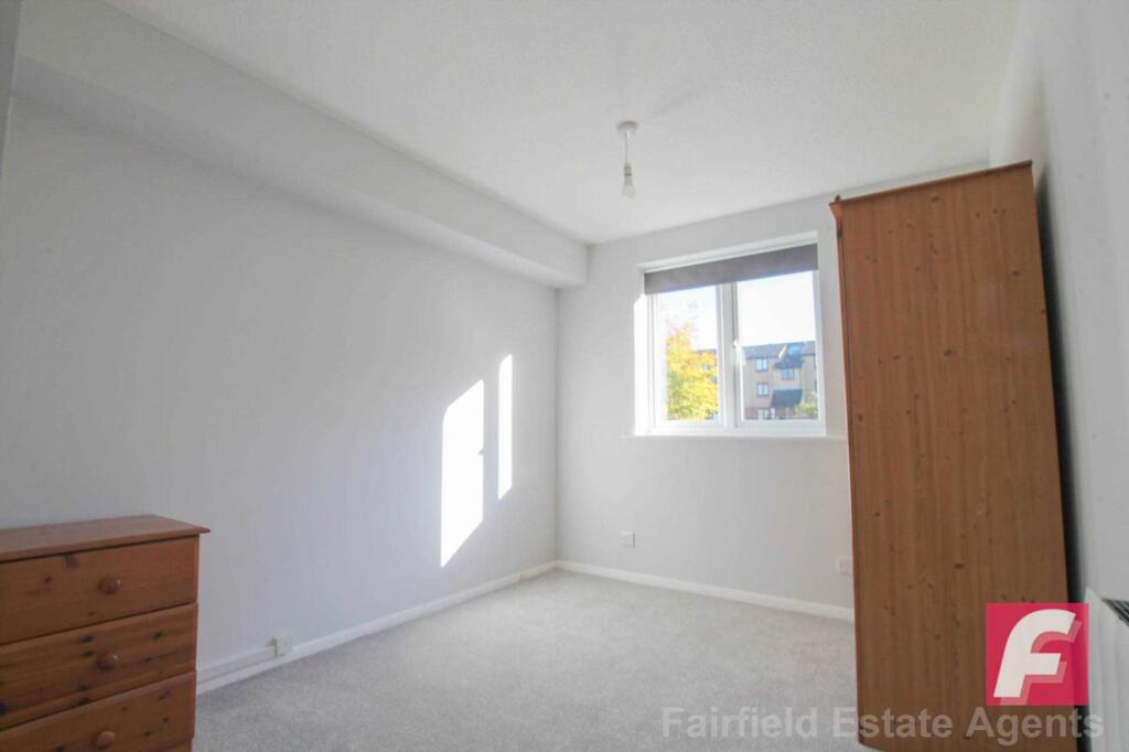 Apartment in Watford - More