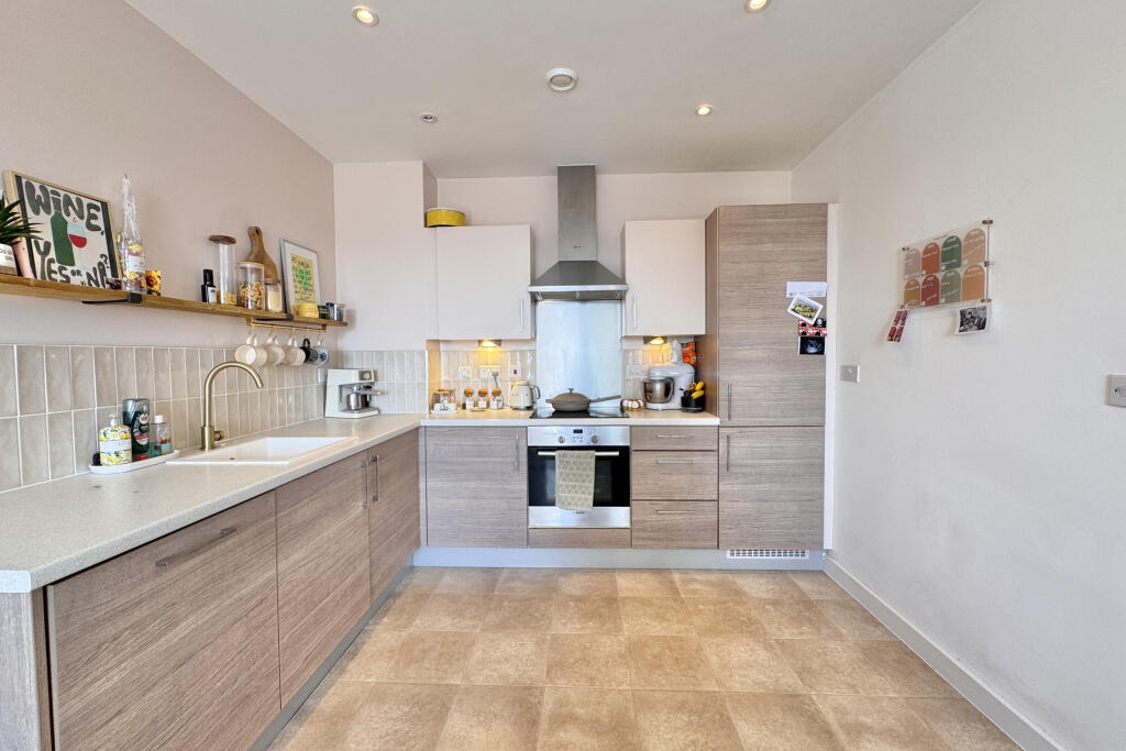 Apartment in Penarth, Vale of Glamorgan - View 4
