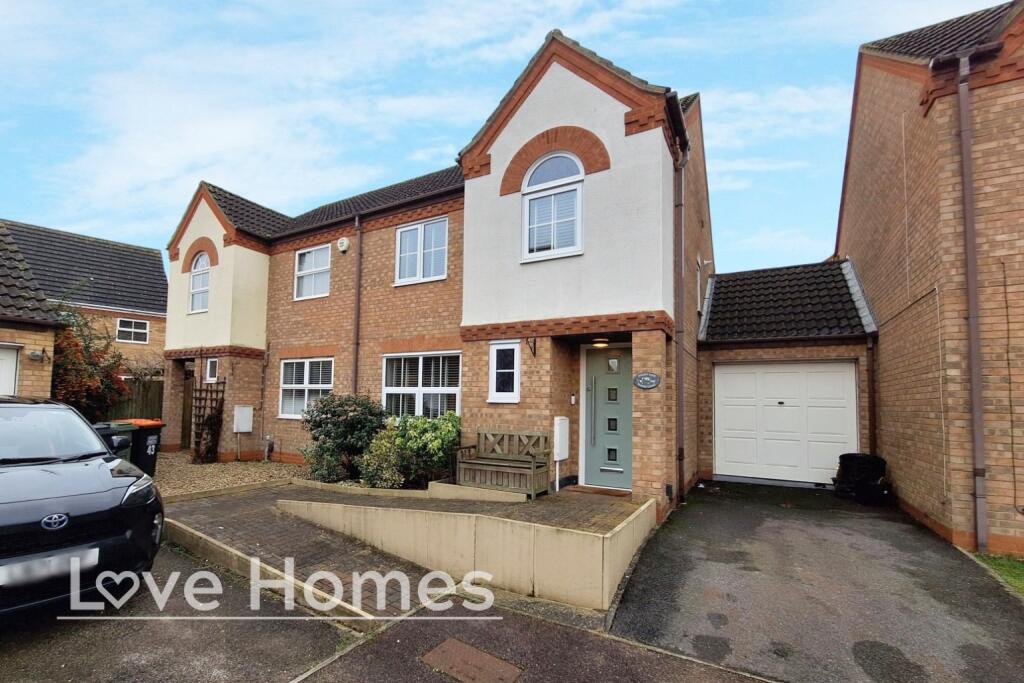 Main image of property: Fisher Close, Barton-Le-Clay, MK45 4NF