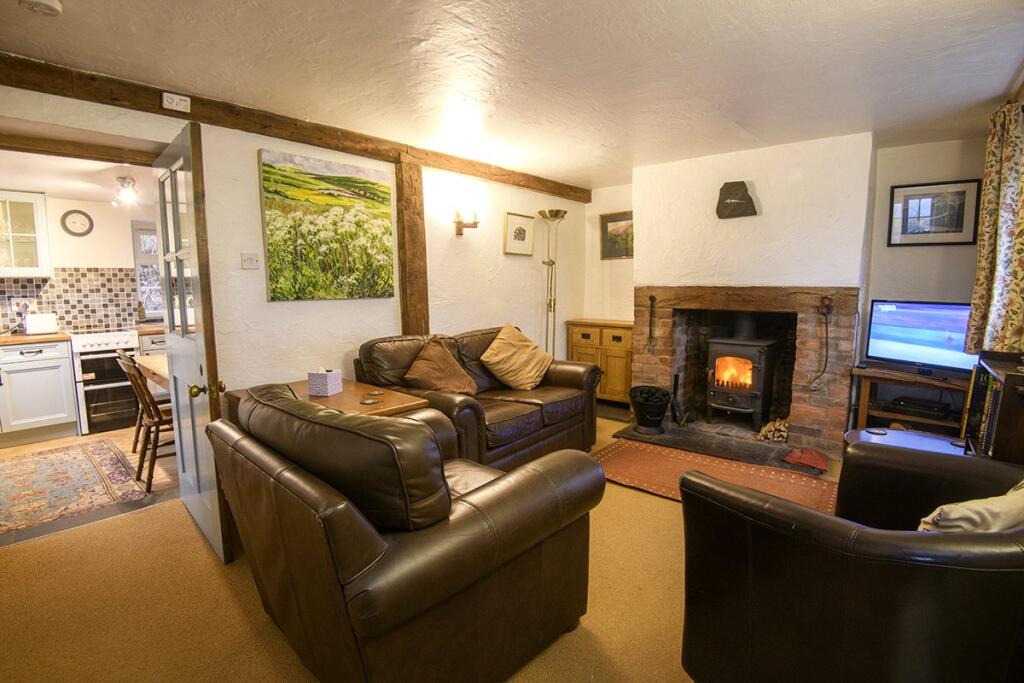 House in Powys, Llandinam - View 4