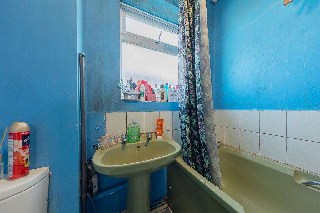 Apartment in Birmingham, West Midlands - More