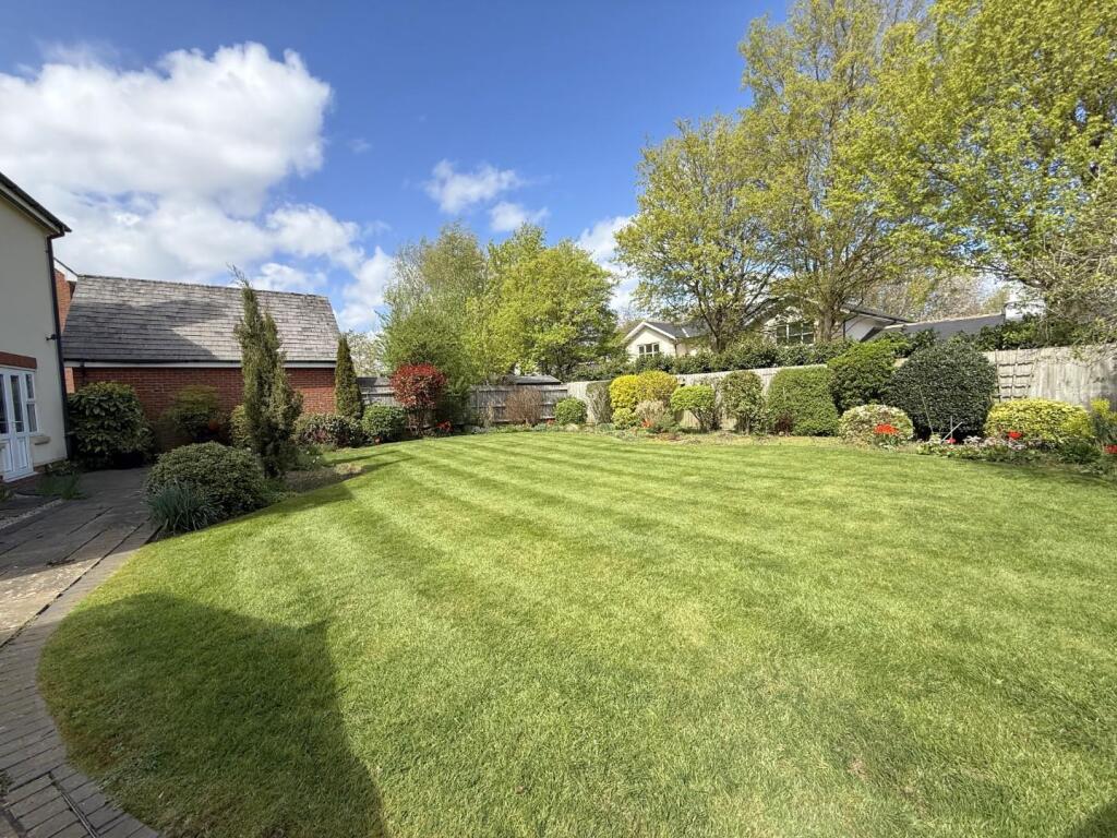 House in Rugby, Dunchurch - View 4