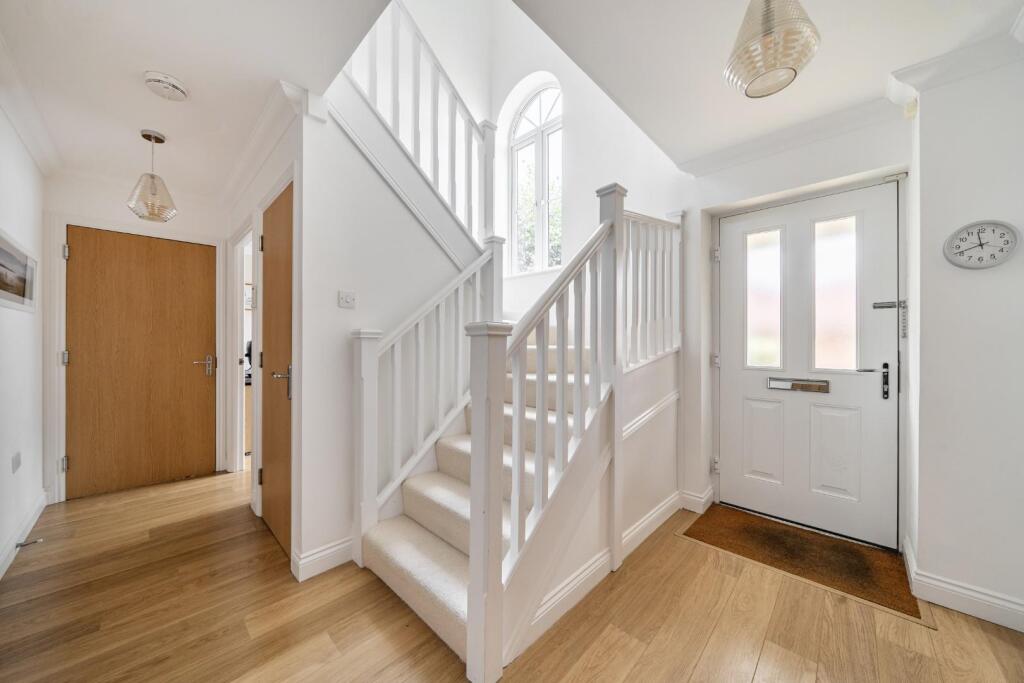 House in East Hampshire, Horndean - View 2