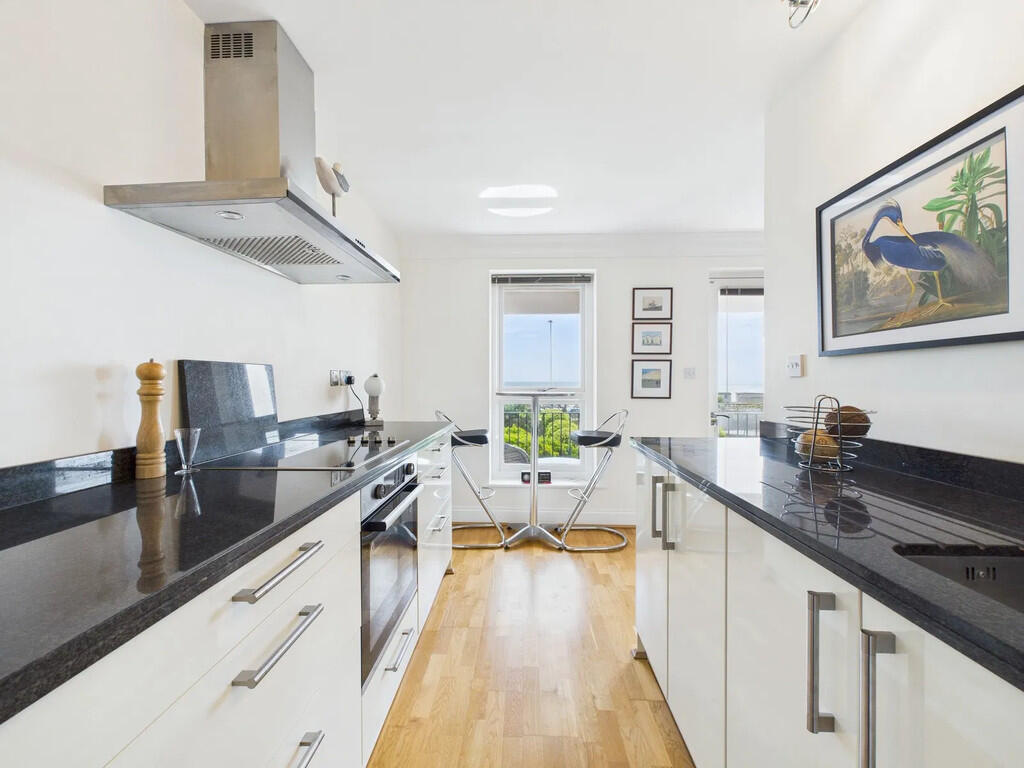 Apartment in Brighton - View 4