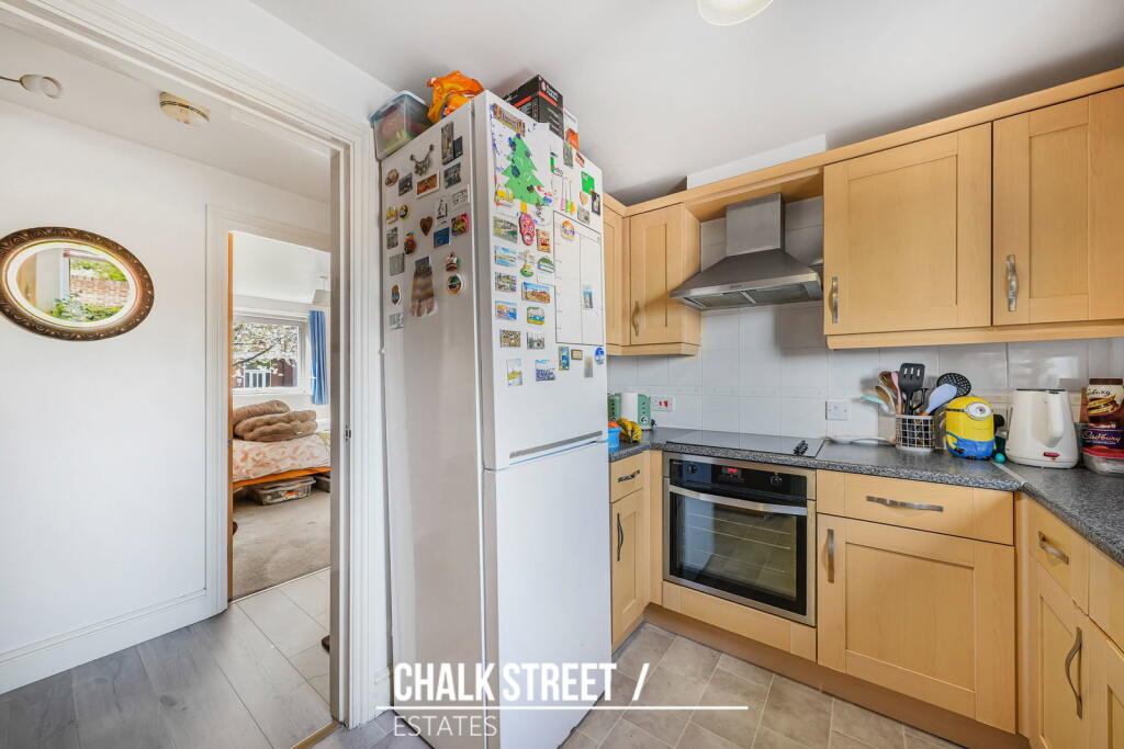 Apartment in Romford - More