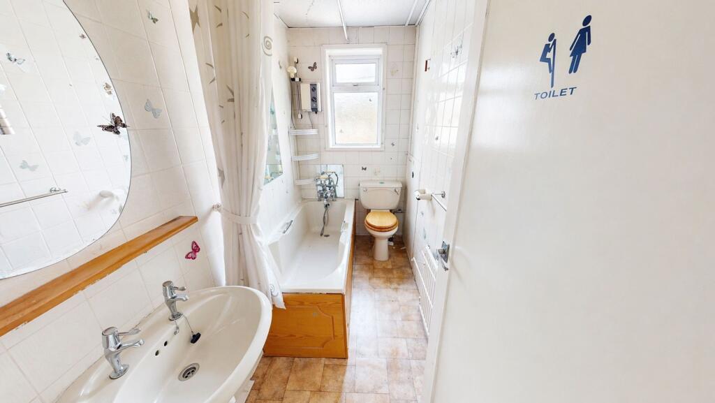 Tonge Moor Road, Bolton, BL2 - More