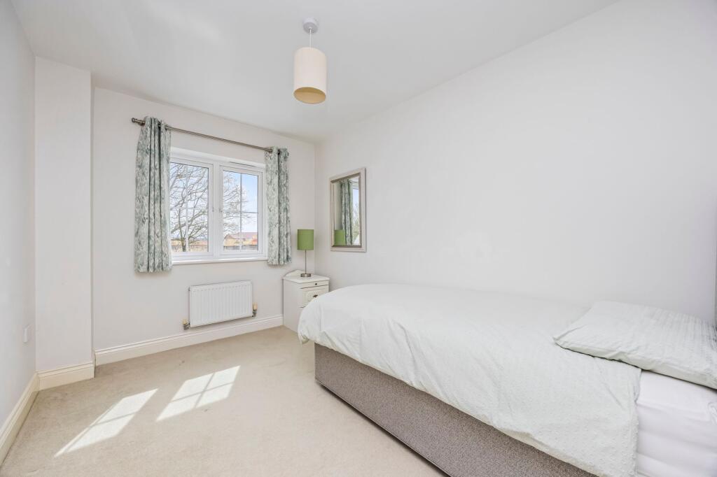 Chichester Road, Hellingly, BN27 - View 5