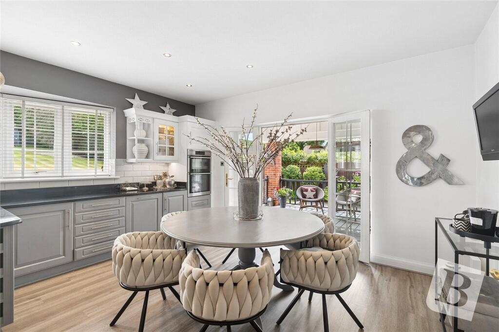 House in Brentwood, Brook Street - More