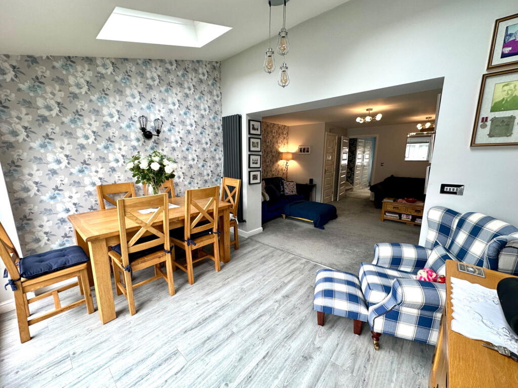 Mossley Place, Penistone, Sheffield, S36 6FH photo 2