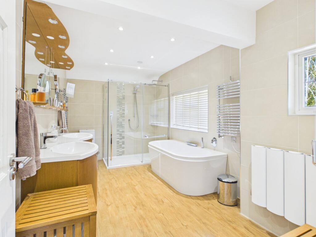 House in Slough, Chalfont St Peter - View 5