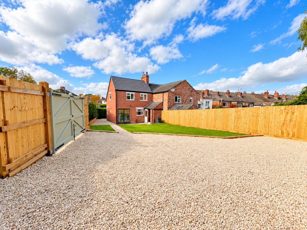 3-bed semi-detached on Green Lane, Whitwick, LE67, £280,000