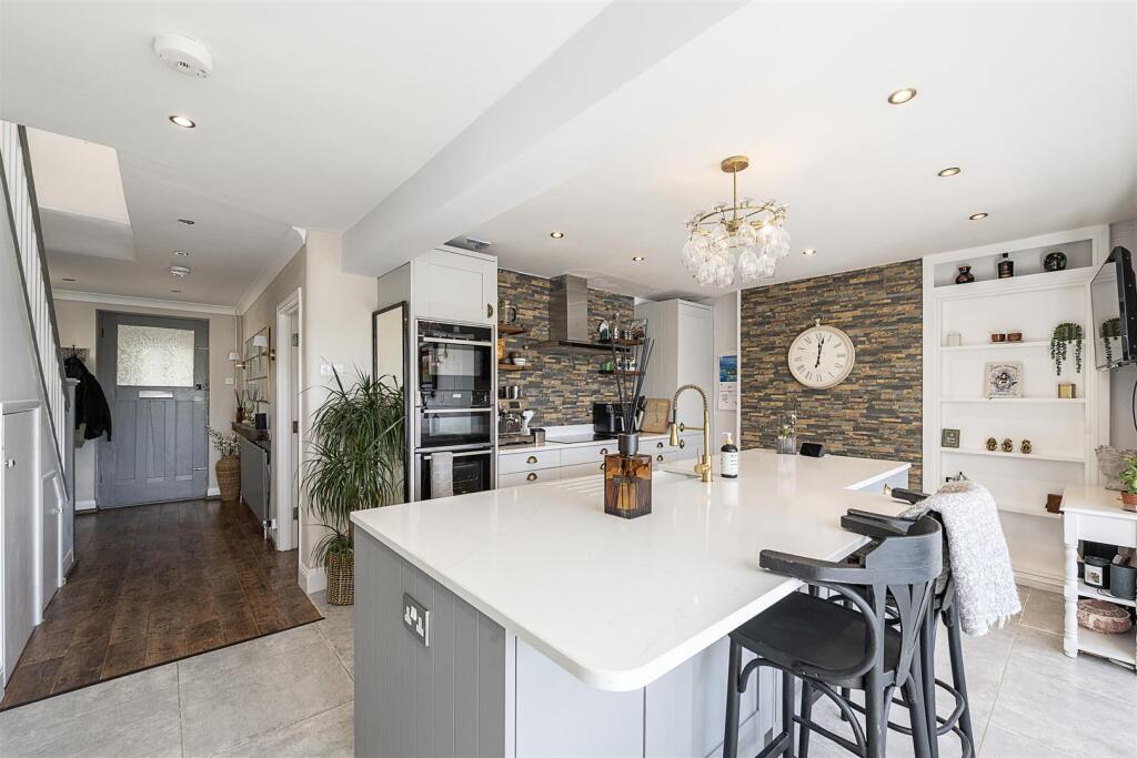 Additional image 3 of Old Watling Street, Flamstead, St. Albans