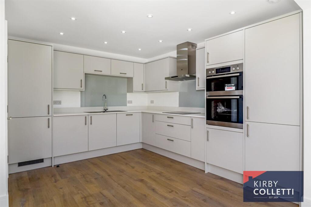Frenchs Close, Stanstead Abbotts, Ware photo 4