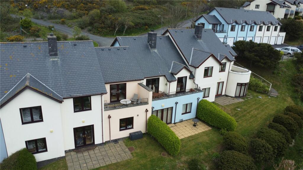 Main image of property: Ffordd Parc Y Llethrau, Aberdyfi, Gwynedd, LL35