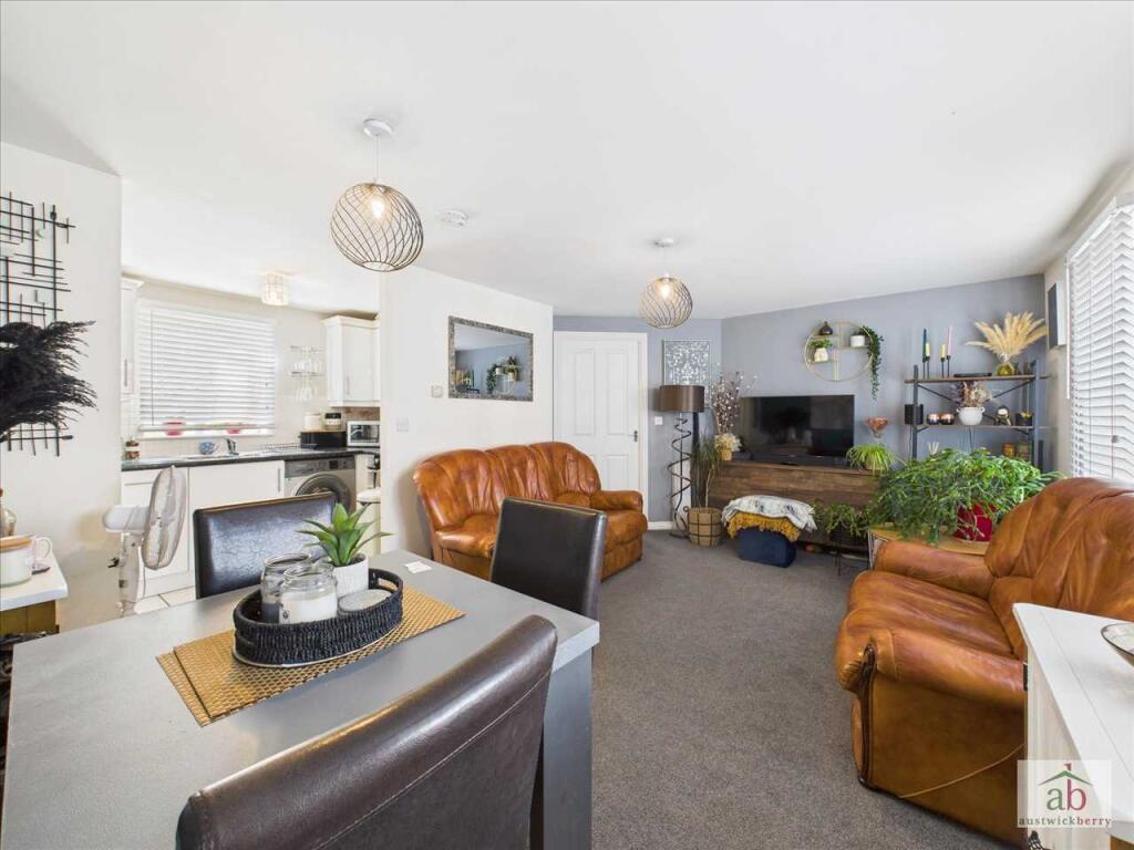 Newman Drive, Kesgrave photo 4