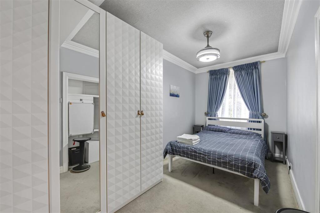 Apartment in London - More