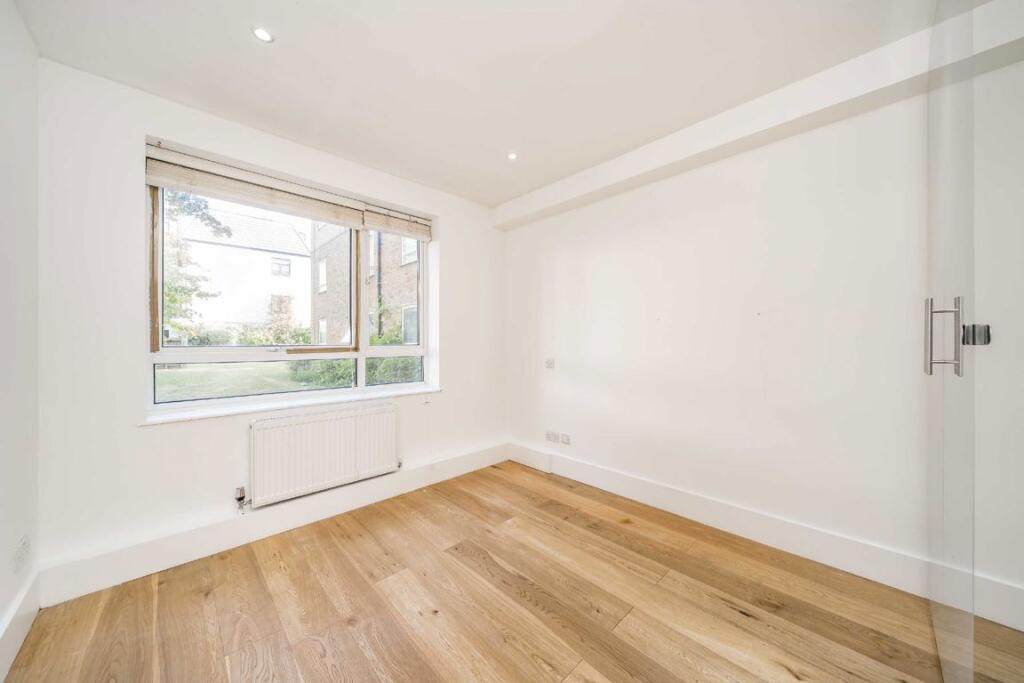 Apartment in London - More