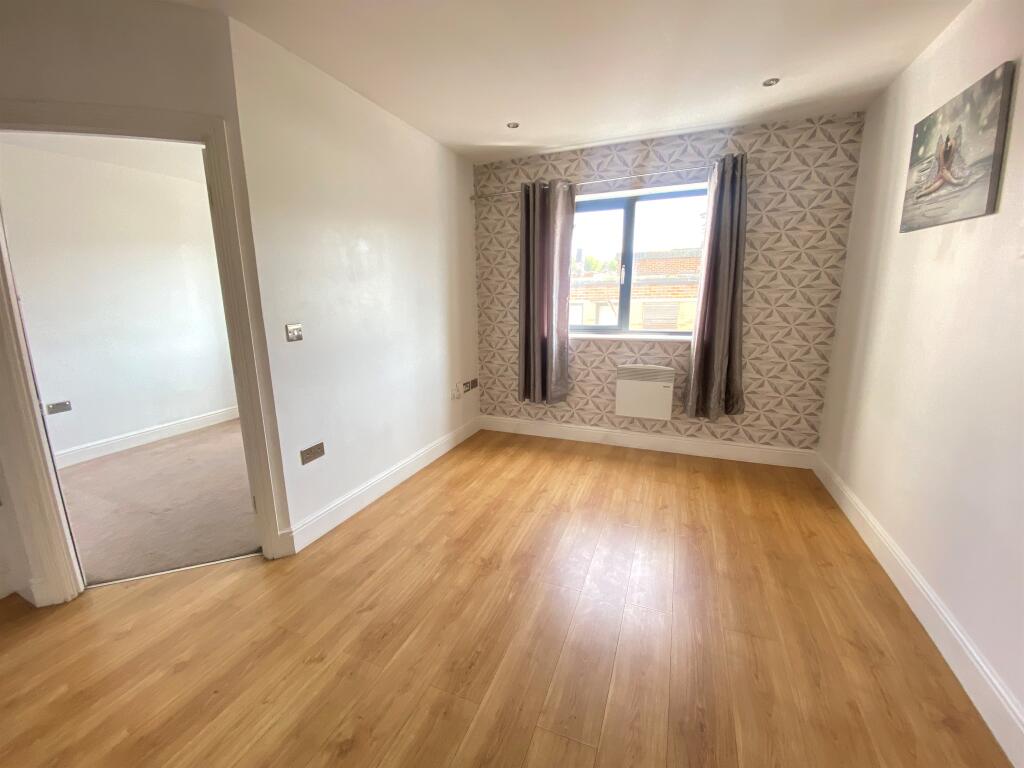 Waterhouse Street, Hemel Hempstead photo 2