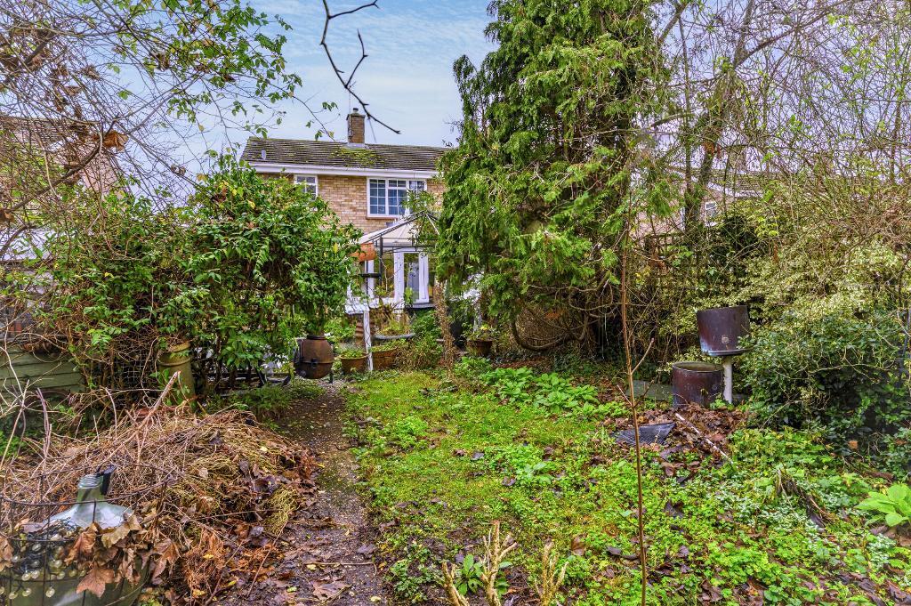 Waveney Avenue, Bedford, MK41 7ED photo 4