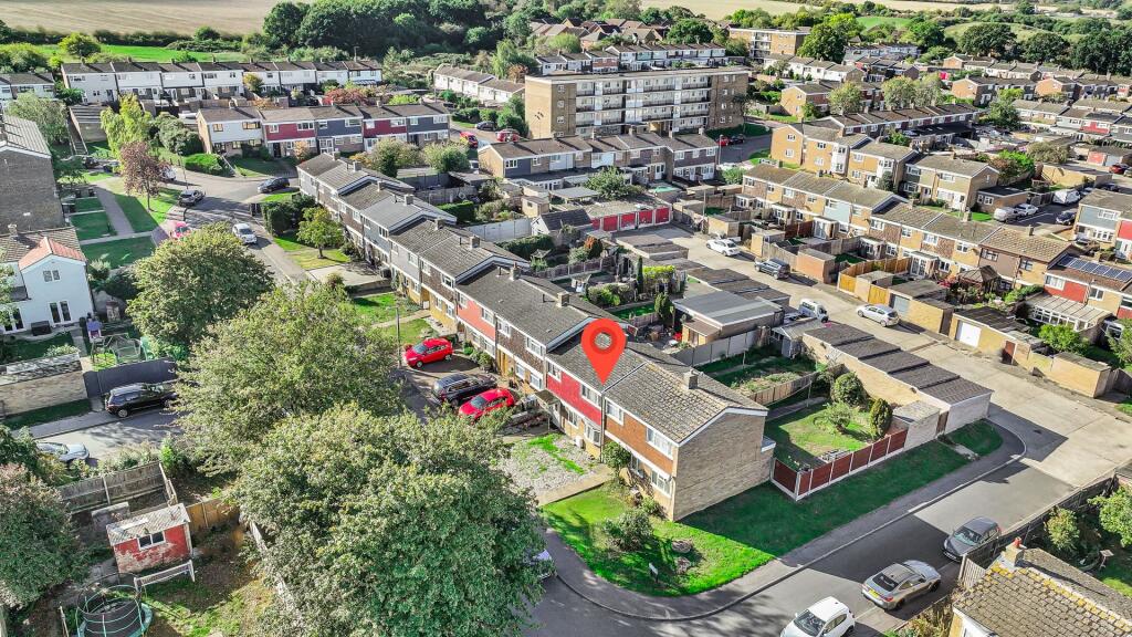 Radburn Close, Harlow photo 3