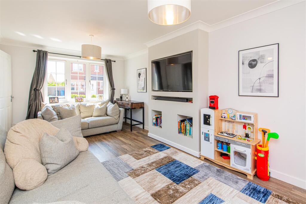 Egan Close, Weldon, Corby - View 4