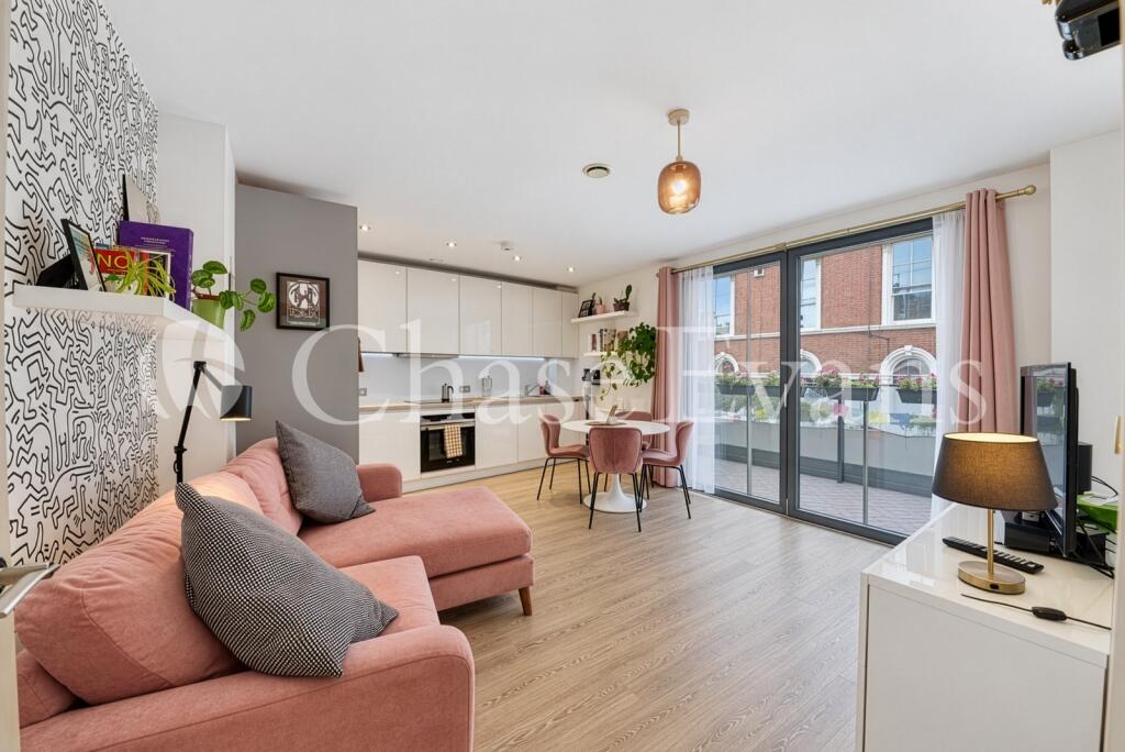 1-bed flat on Boleyn Road, Dalston, London, N16, £399,950