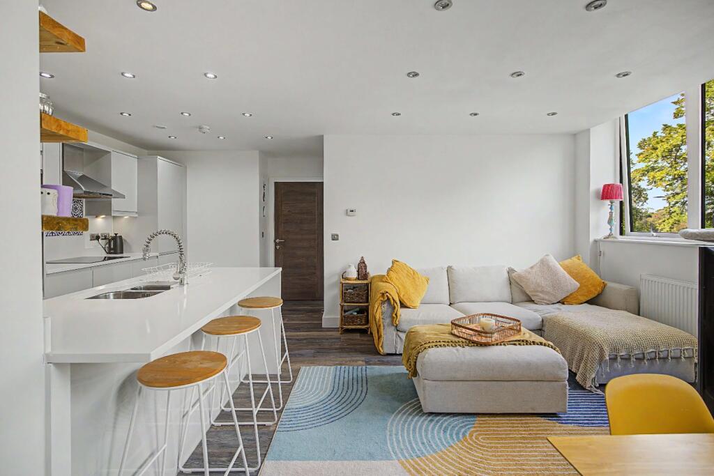 Apartment in Trafford, Greater Manchester - View 3