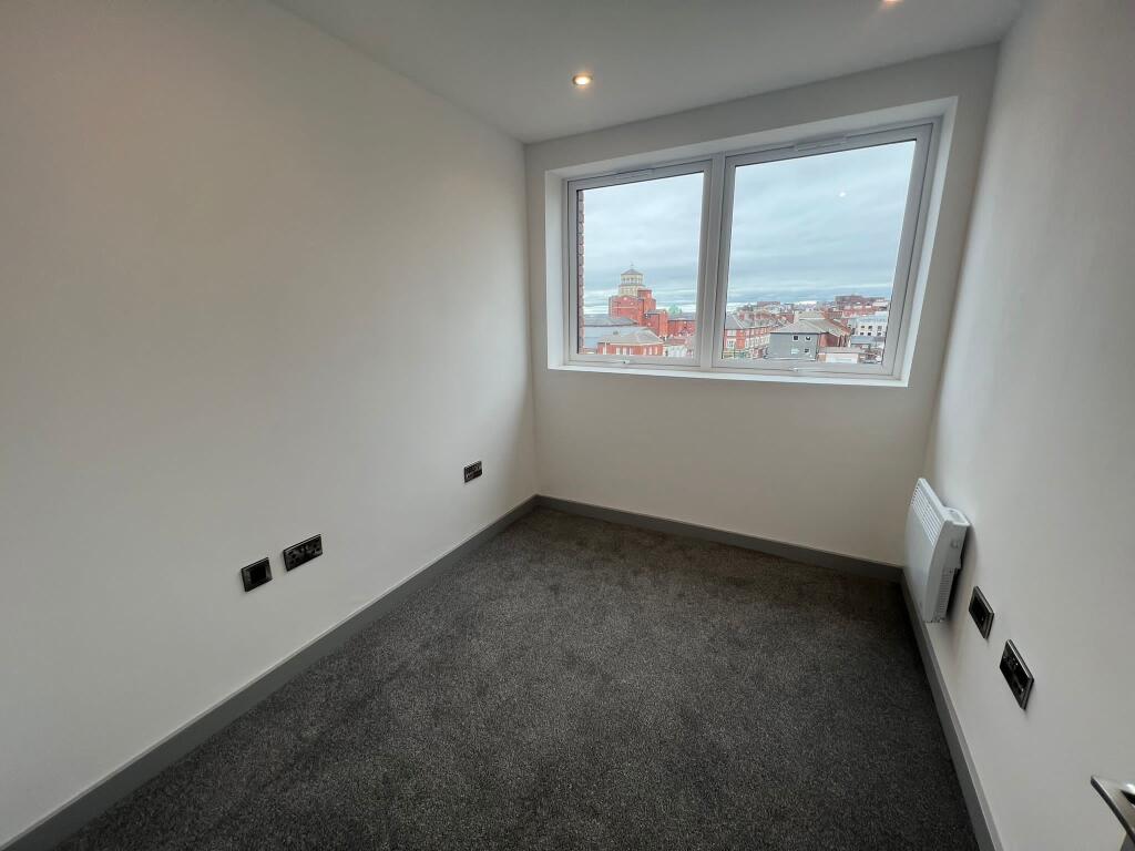 Apartment in Wolverhampton - More