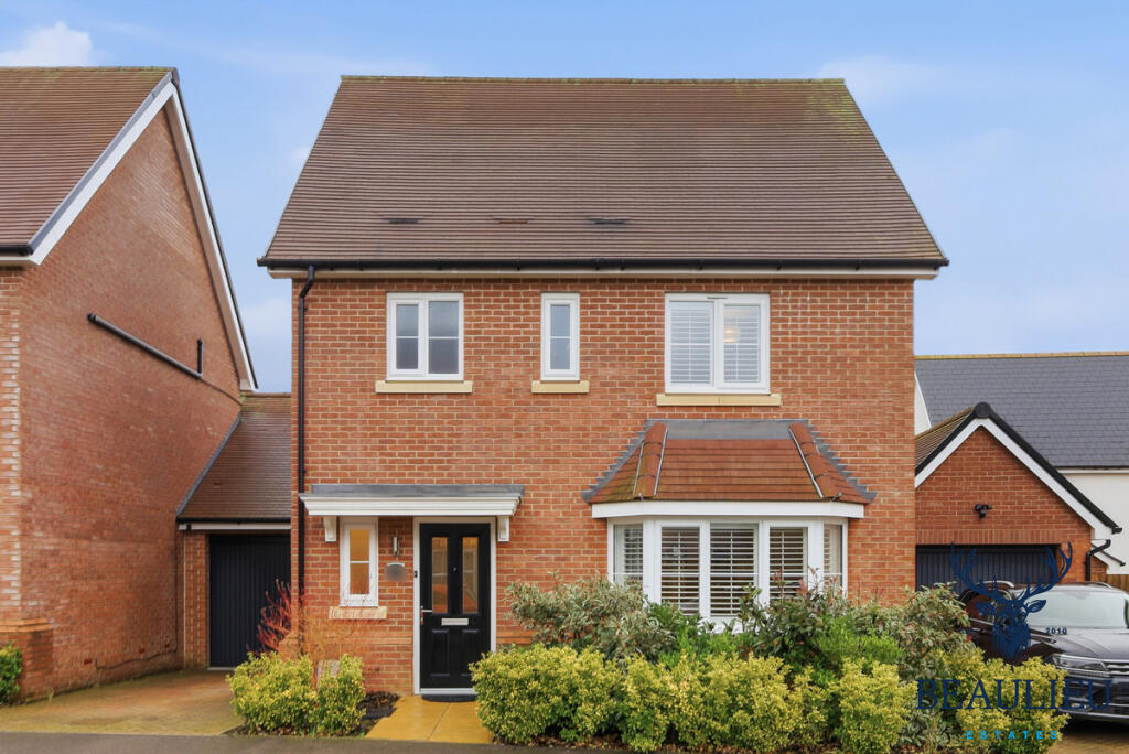 3-bed detached on Radcliffe Way, Great Leighs, CM3 1, £475,000