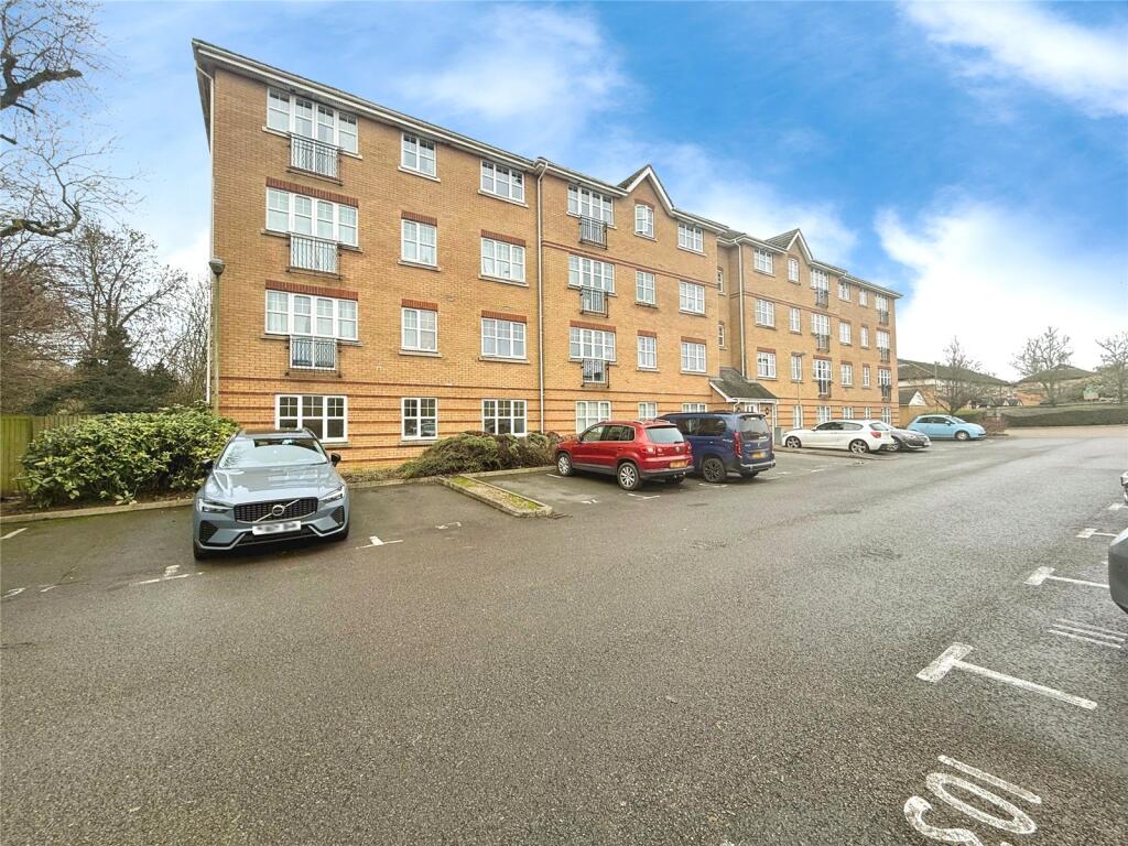 Aylward Drive, Stevenage, Hertfordshire, SG2 photo 3