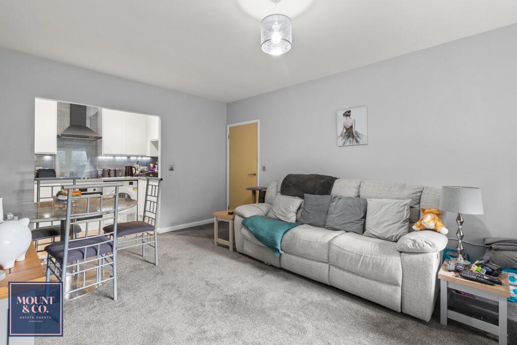 Apartment in Stevenage - More