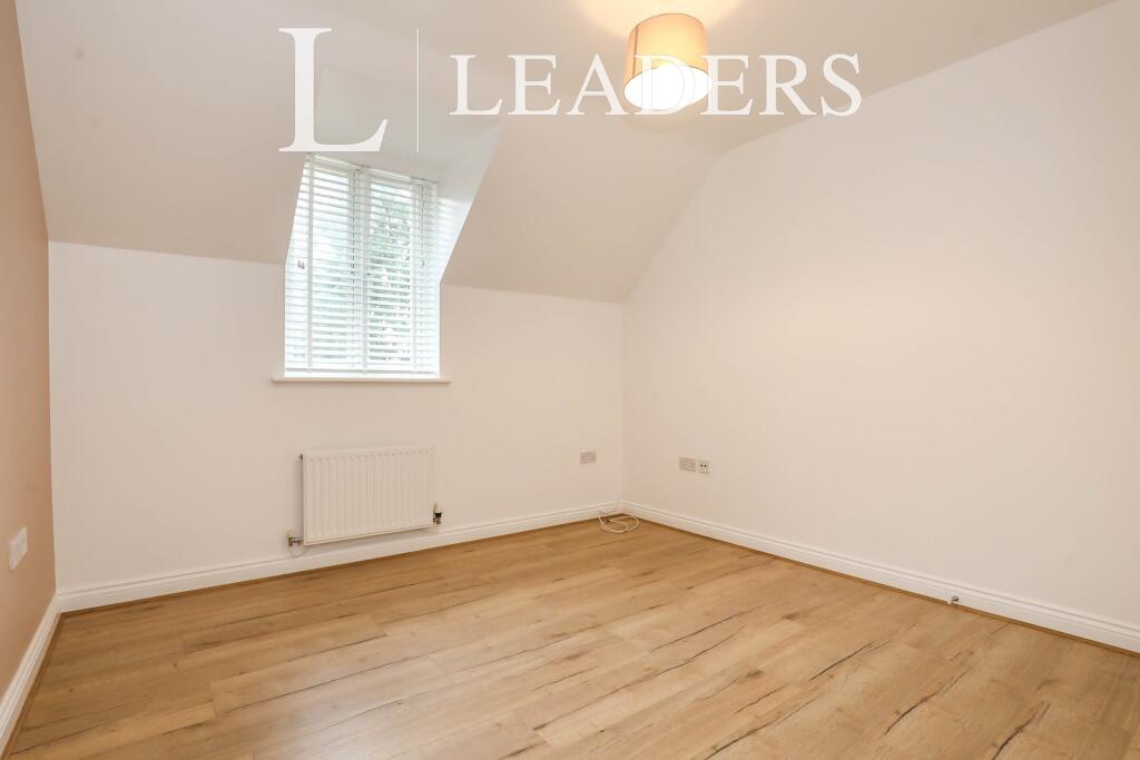 Apartment in Warwick, Cliff Hill - More