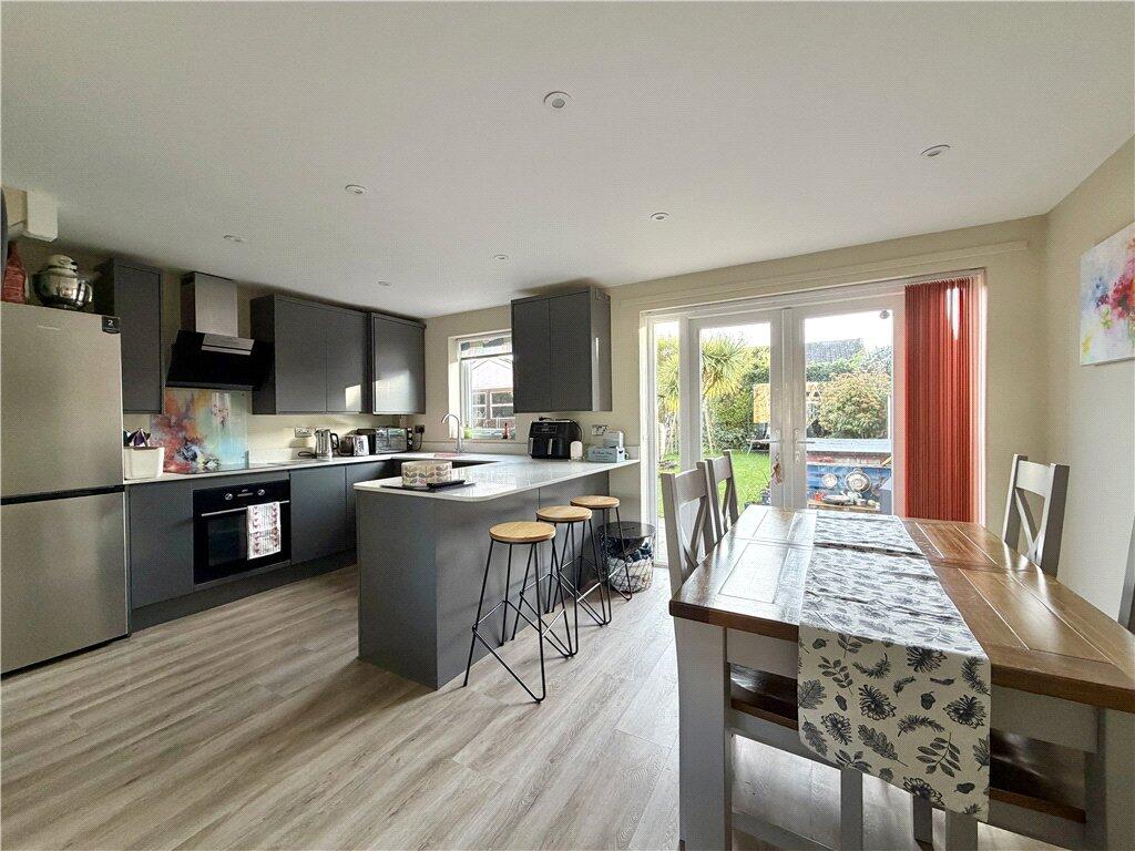 Pine Road, Romsey, Hampshire photo 3
