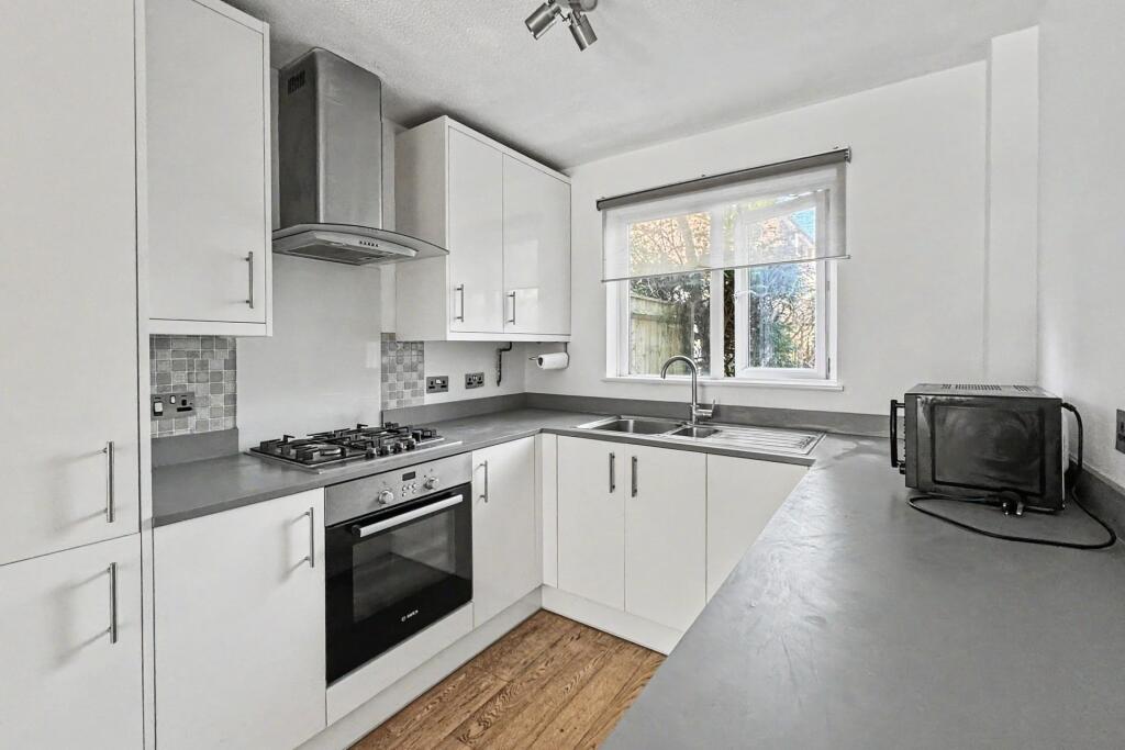 House in Southampton - More