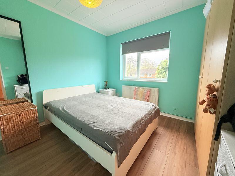 Apartment in Southall - More