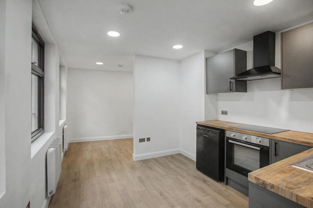 Apartment in Luton - View 4