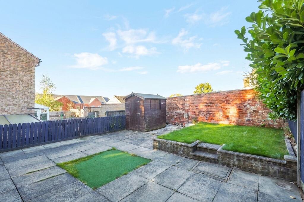 House in Chesterfield, Derbyshire - View 4