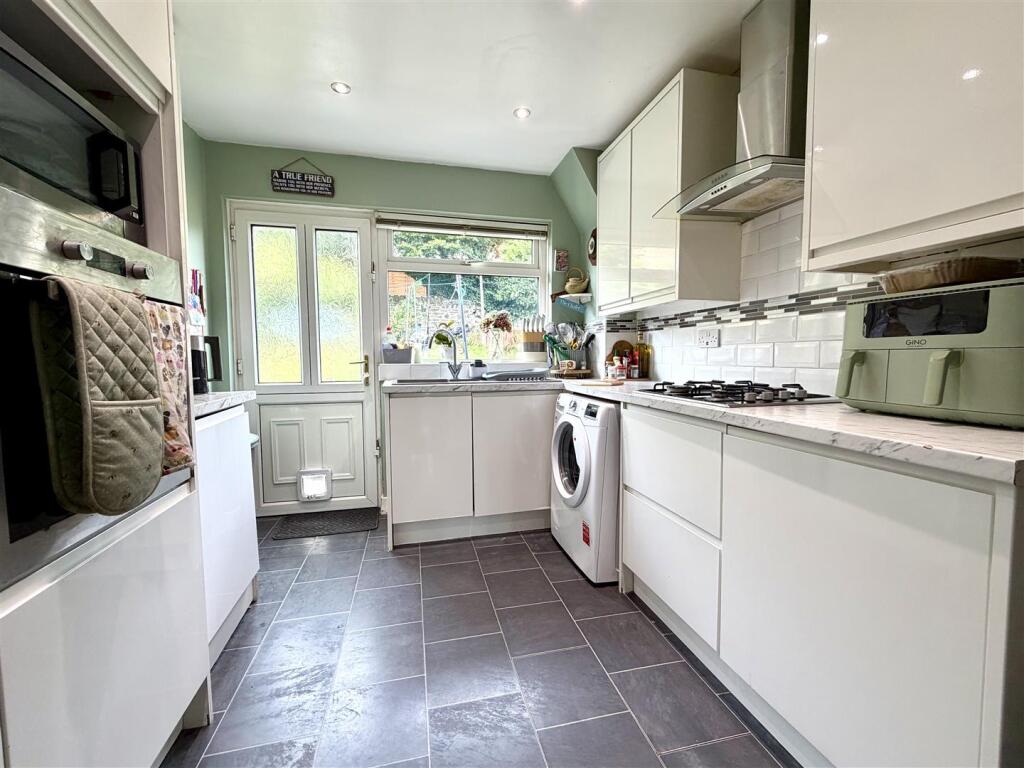 House in Bradford, Keighley - View 2