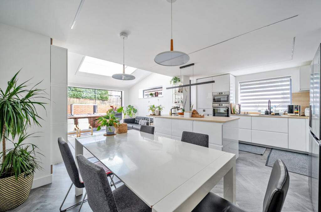Main image of property: Beaney View, Swindon, SN2
