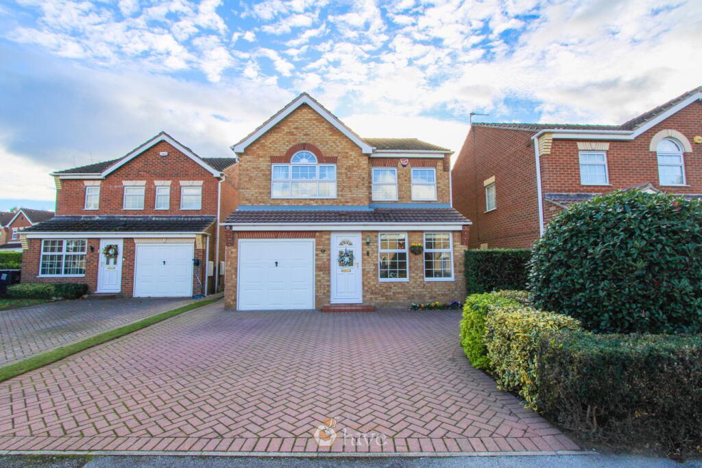4-bed detached on Elm Close, Rossington, Doncaster, DN11, £300,000