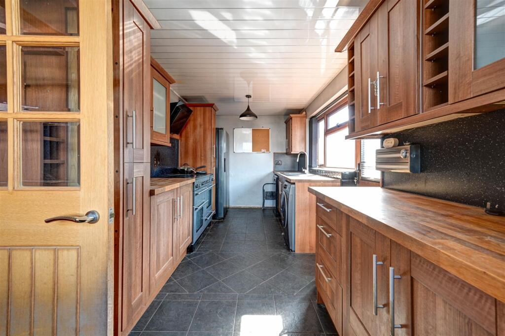 House in Great Yarmouth, Bradwell - View 3