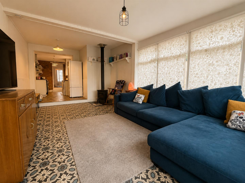 House in Stanford-le-Hope, Essex - View 5