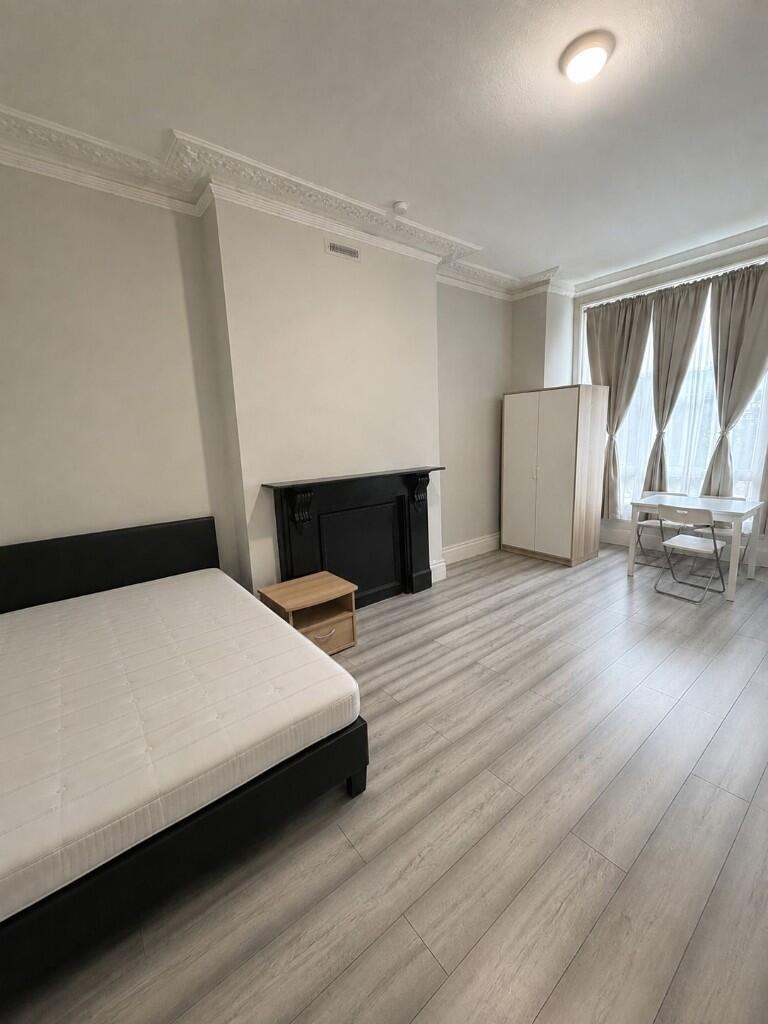 Main image of property: Argyle Road, London, W13