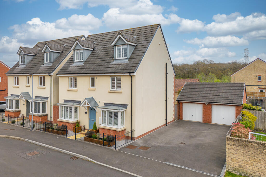 5-bed detached on Castlemead, Trowbridge, £475,000