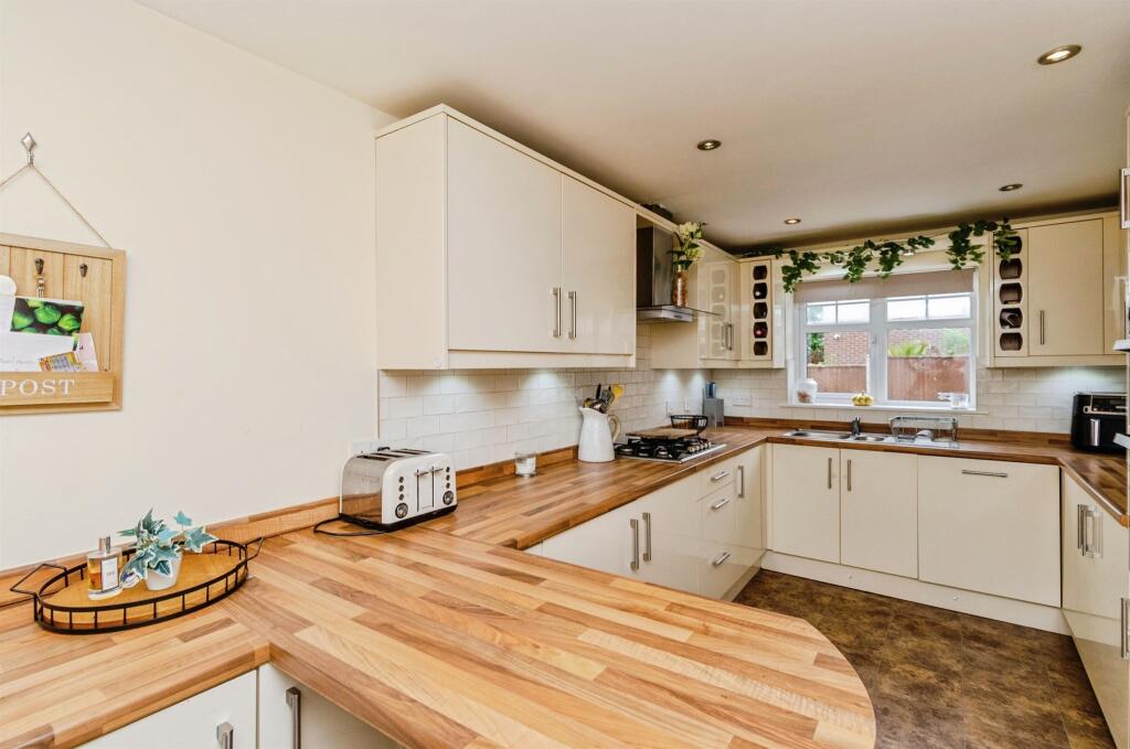 Bramwell Drive, Hednesford, Cannock photo 3