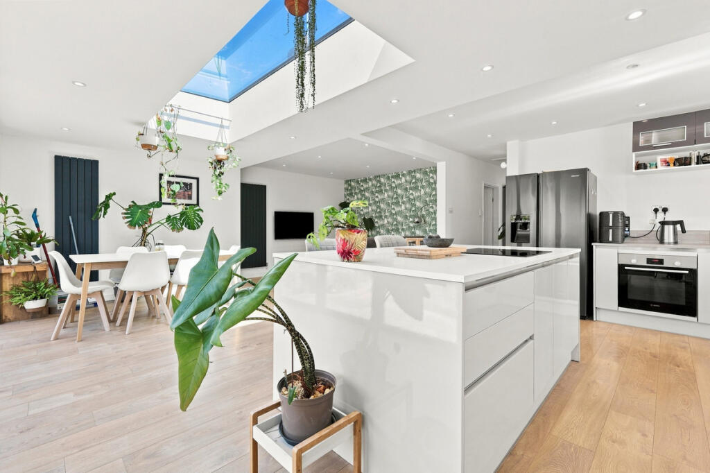 House in Southend-on-Sea - View 5