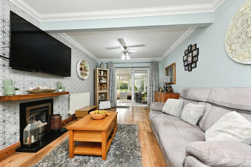 Elizabeth Avenue, Downham Market, Norfolk, PE38 photo 2